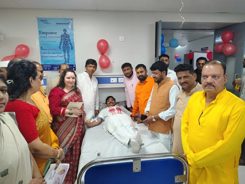 सेवा संकल्प अभियान ------------ विधायक श्री चतुर्वेदी ने रक्तदान की शपथ दिलाकर अभियान का किया शुभारंभ